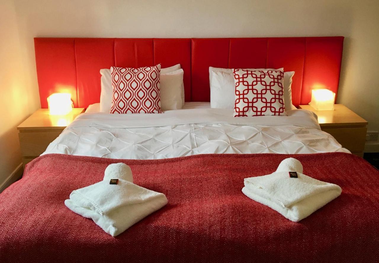 Watson Lodge Guest House Galashiels Esterno foto