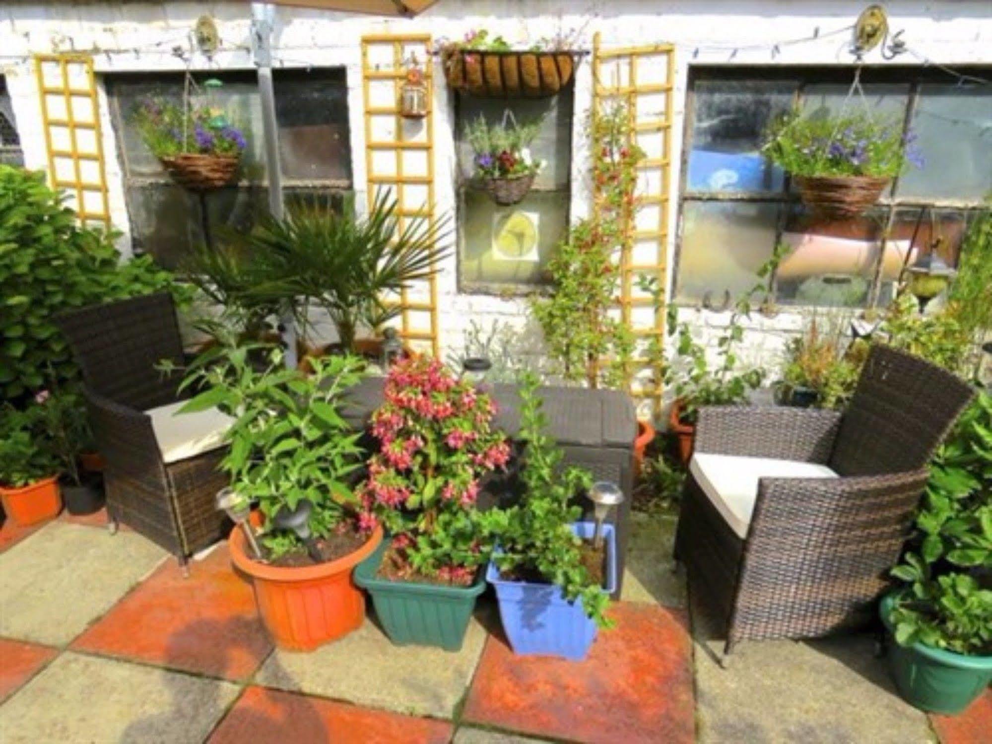 Watson Lodge Guest House Galashiels Esterno foto